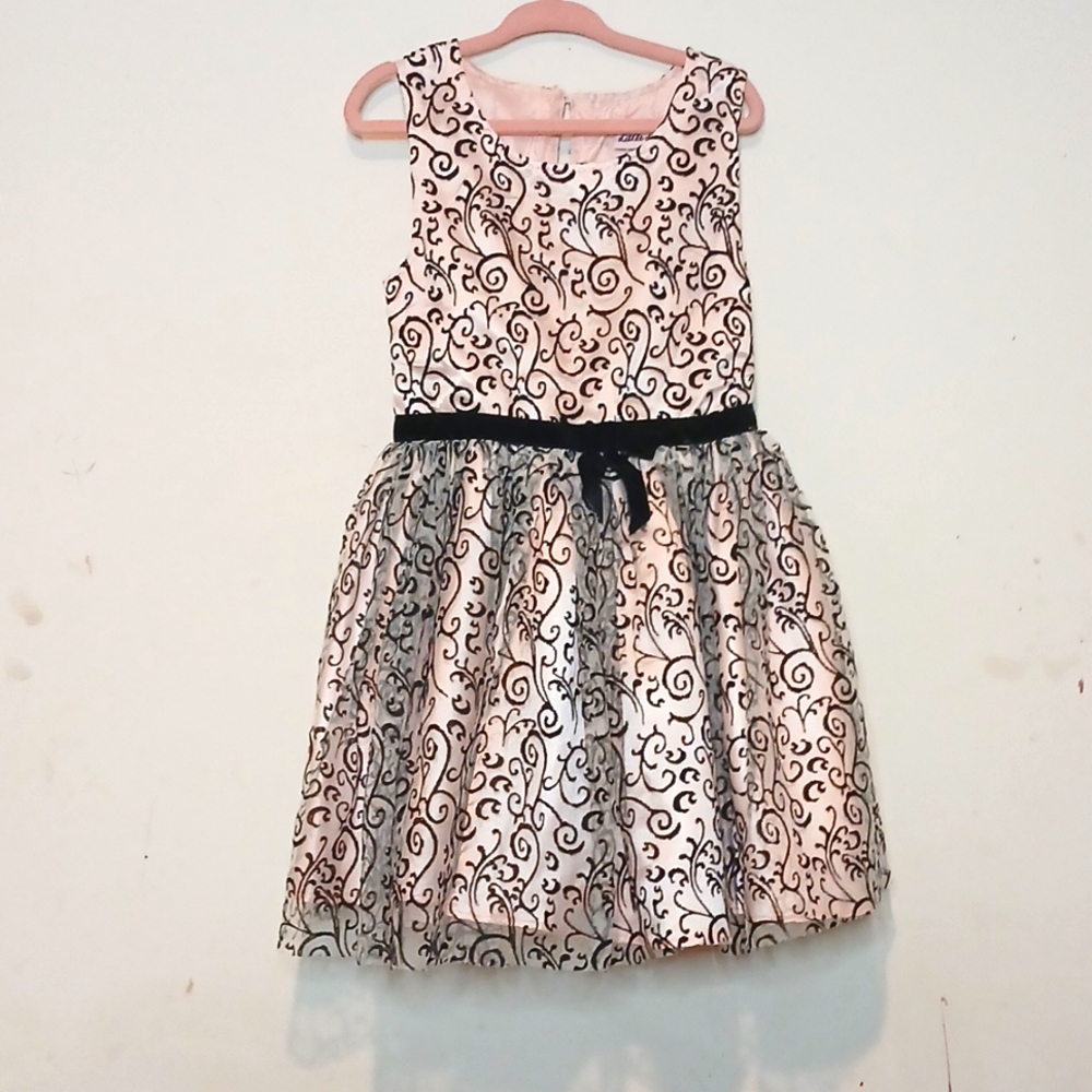 Little lass girls lace/embroidery print dress | Size: 5